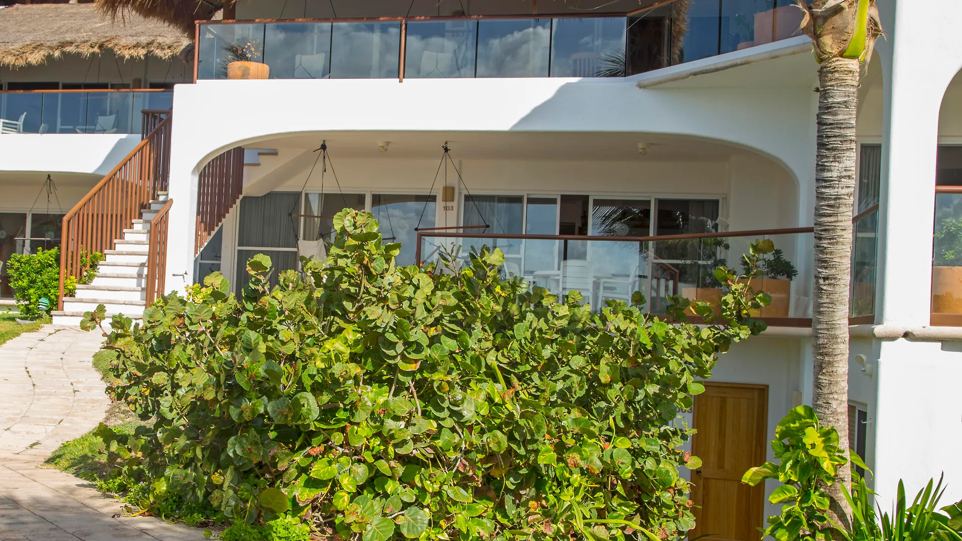 Las Villas Akumal Aparthotel